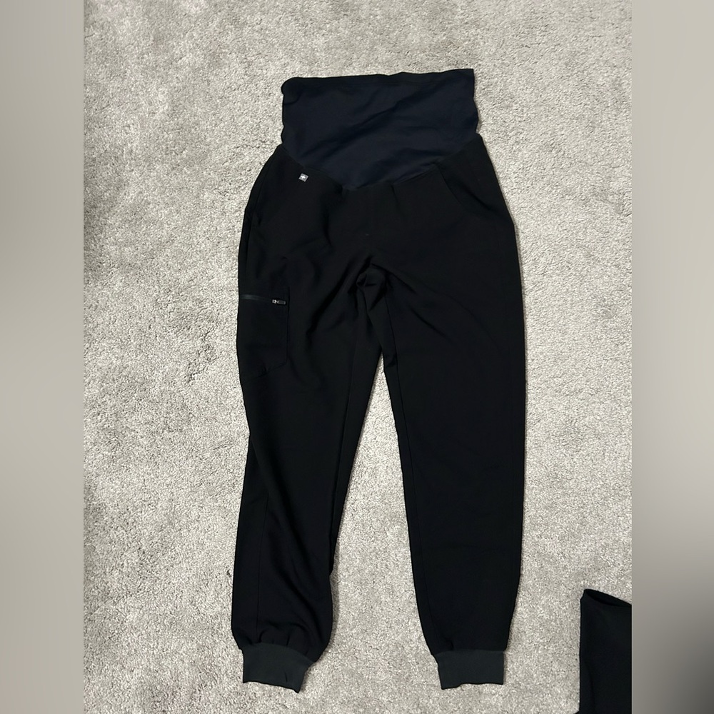 Figs Black Maternity Jogger Scrubs